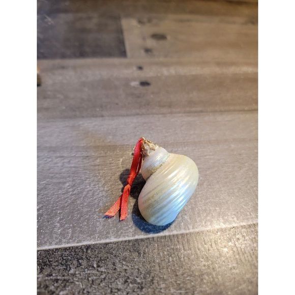 Glittery seashell white ornament xmas - Picture 2 of 4